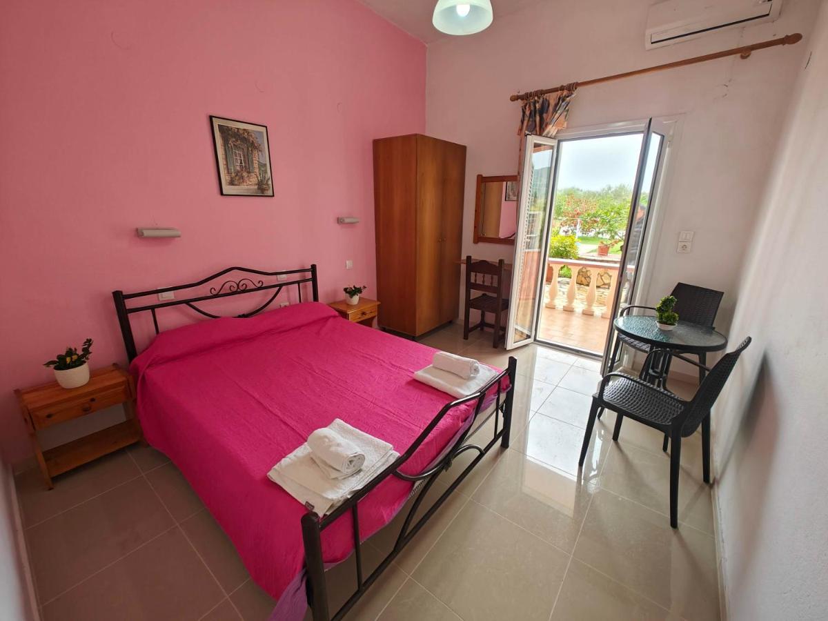 Hotel de apartamente Elena Pool Agios Georgios (Corfu)