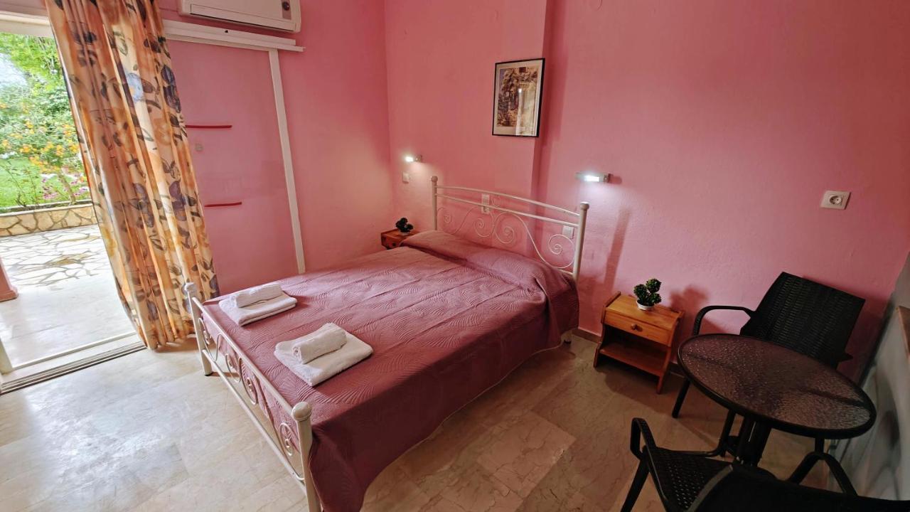Hotel de apartamente Elena Pool Agios Georgios (Corfu)